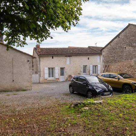 Le Petit Mona Elowen *