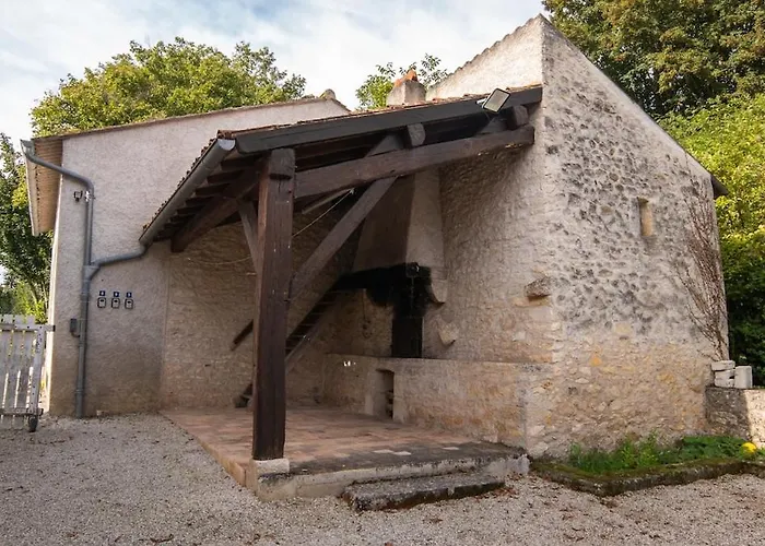 Le Petit Mona Elowen بيت للعطل Civaux