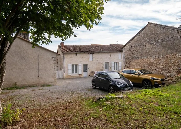 Le Petit Mona Elowen *